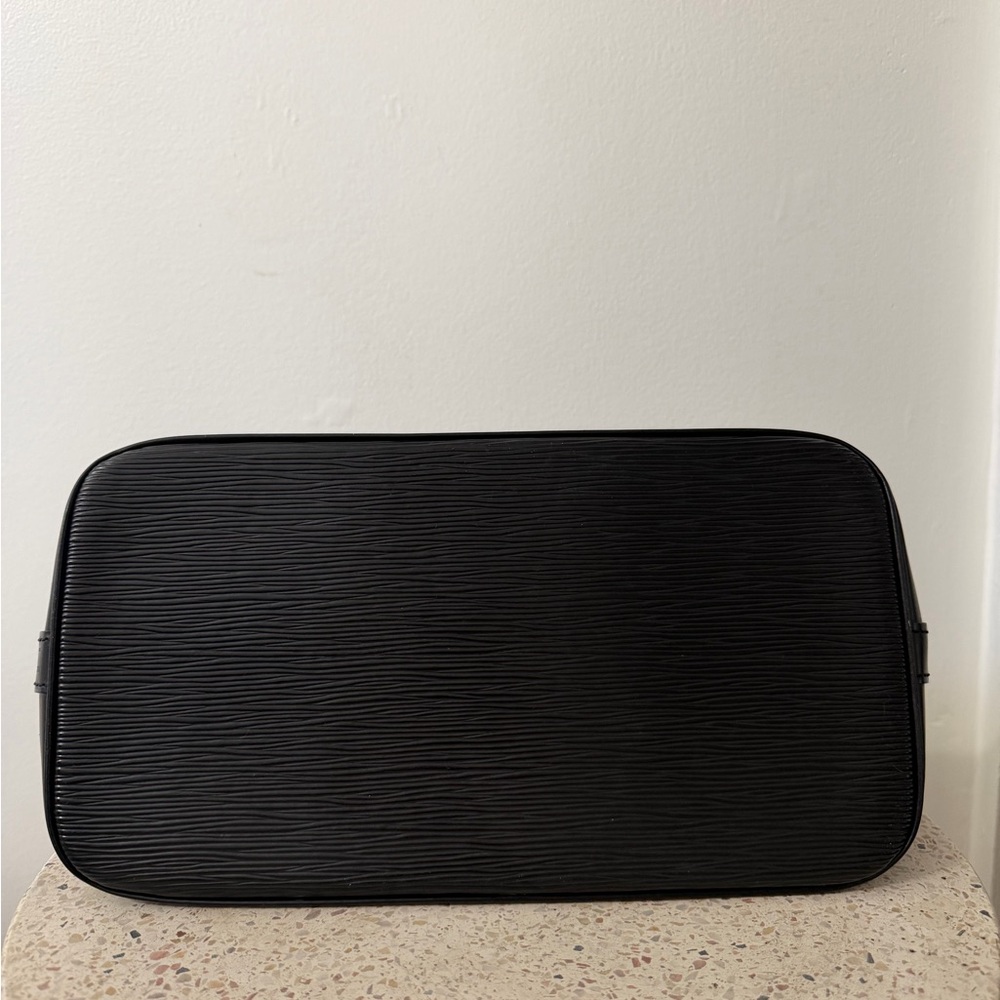 LOUIS VUITTON ALMA MM EPI LEATHER - Picture 14 of 16